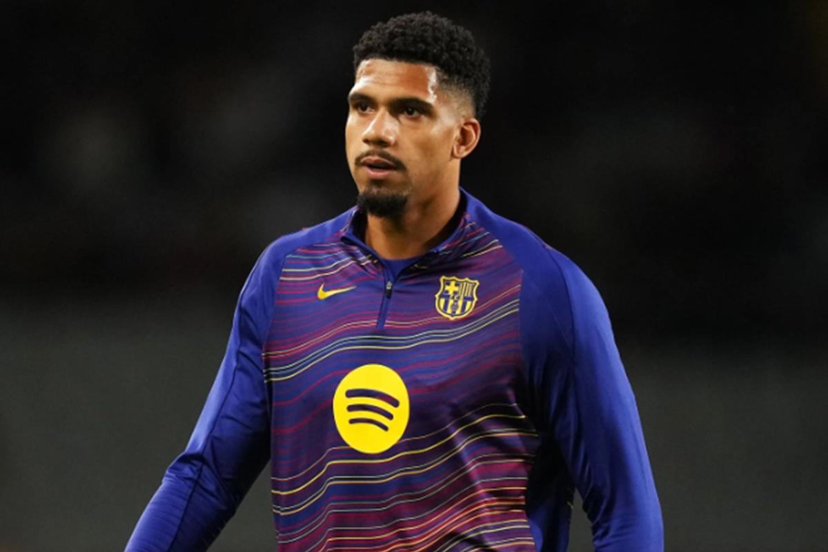 Hansi Flick pidió un defensa y ellos están en la lista: el jugador que podría volver al Barcelona