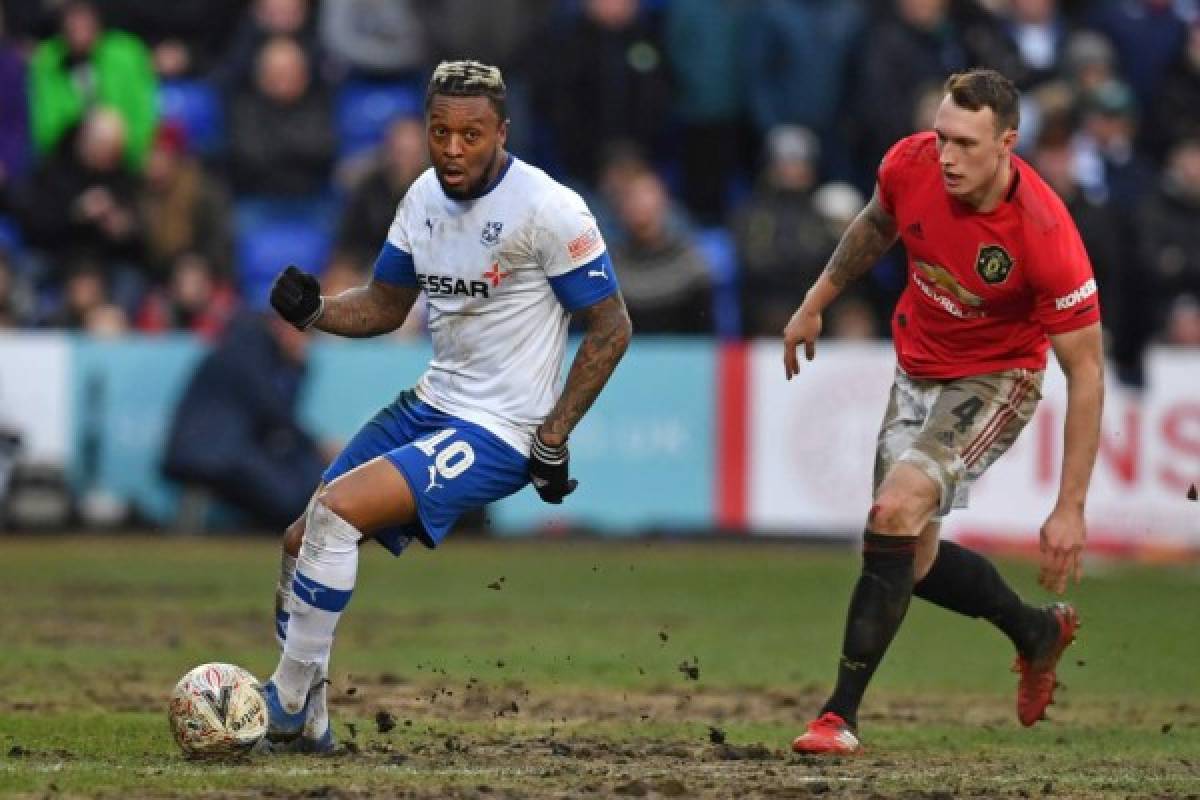 La pésima cancha en la que jugó Manchester United por la FA Cup