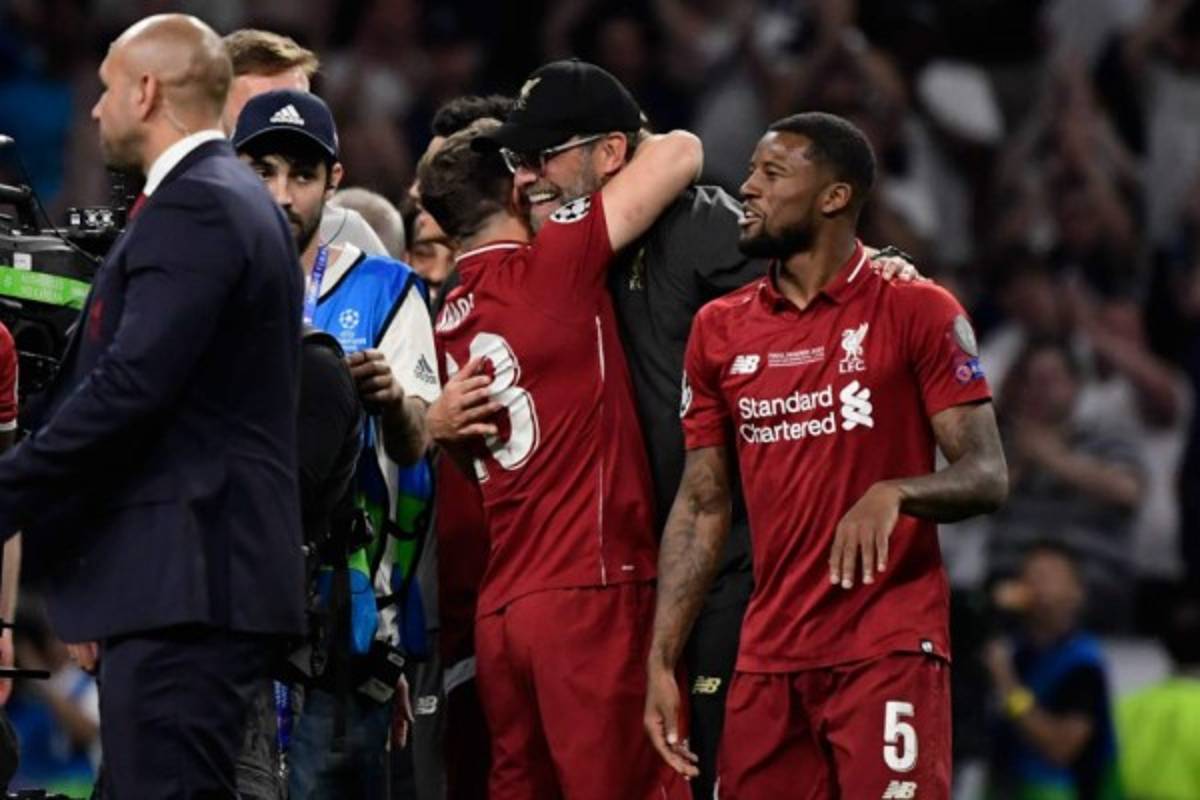 Lo que no se vio en TV: El llanto del Tottenham, la sexy rubia y el increíble festejo del Liverpool