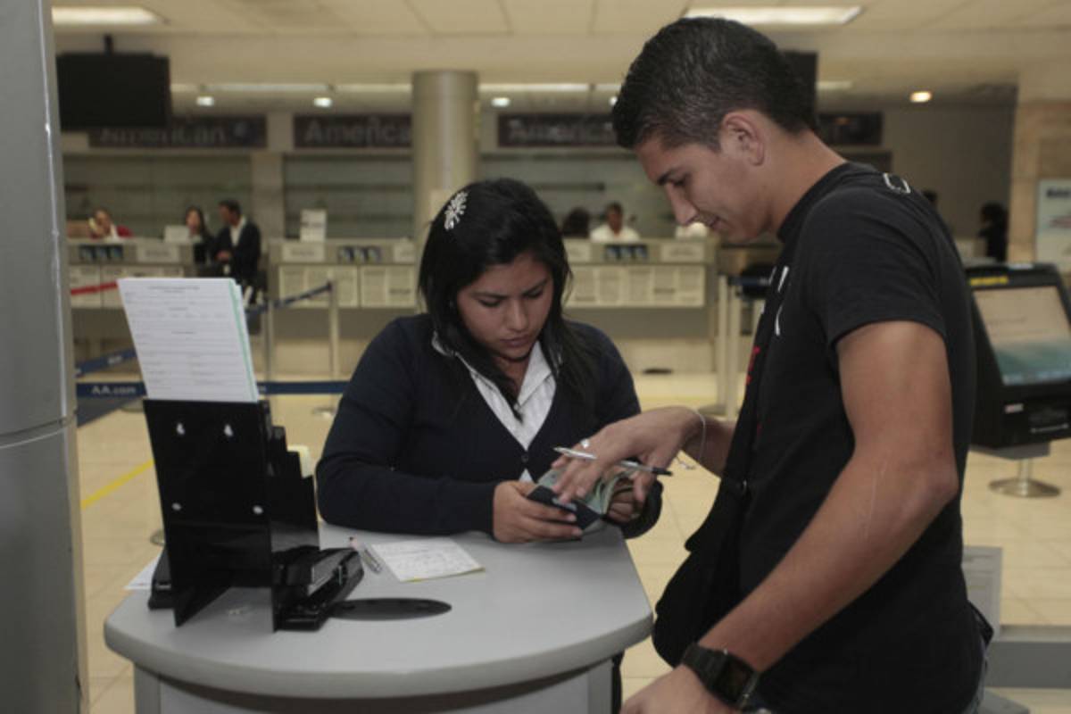 Leverón viajó a Vancouver para unirse a los Whitecaps