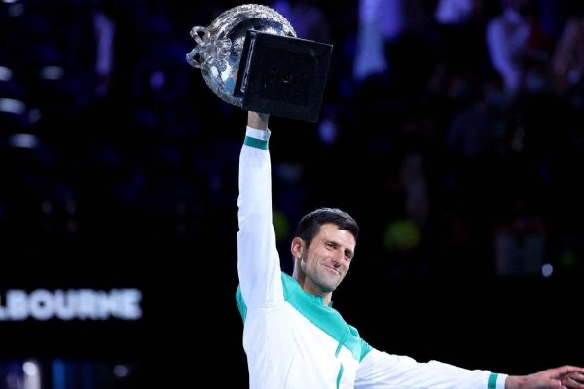 ¡Campeón! El serbio Djokovic avasalla a Medvedev y conquista el Australia Open por novena vez