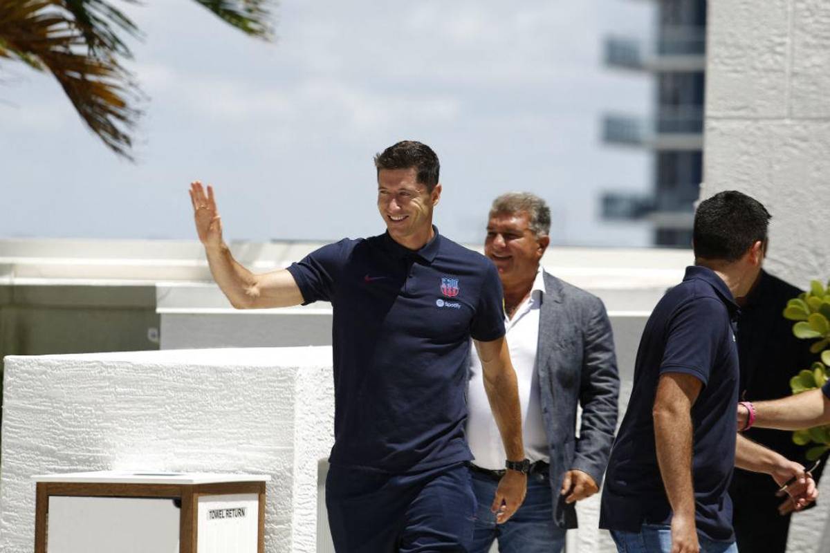 Así fue la sencilla presentación de Lewandowski en Miami como nuevo jugador del Barcelona ¿Y su dorsal?