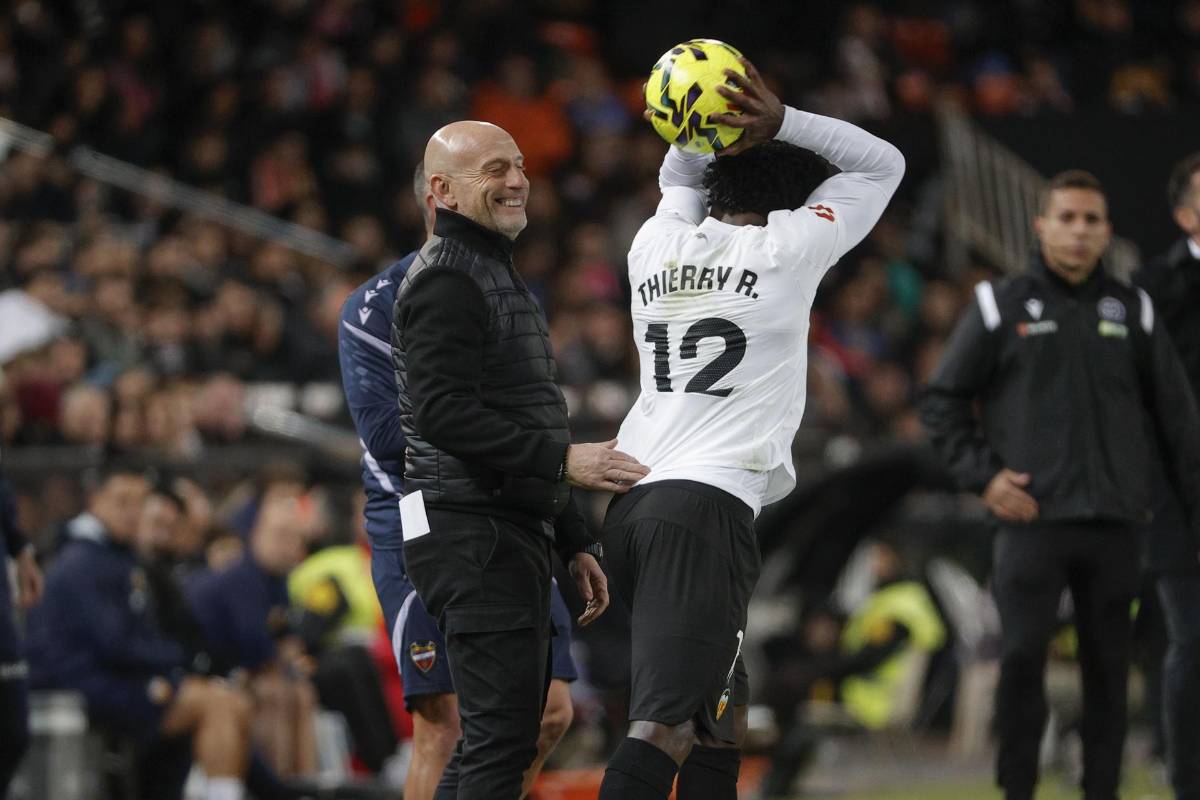 Kervin Arriaga perdió el derbi ante Valencia: el 'castigo' que recibió por su DT y el golazo de chilena que no pudo parar