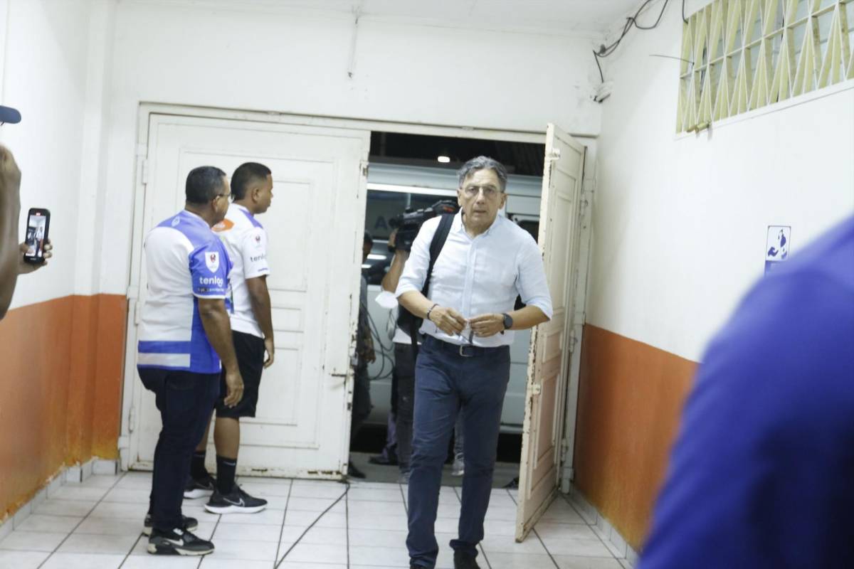 Futbolista aparece enyesado, otro regaló sus tacos, el reencuentro con sus amigos y una selfie del recuerdo en La Ceiba