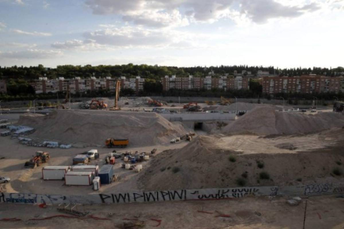 Finaliza la demolición del Vicente Calderón: así luce ahora tras el derribo de la última grada