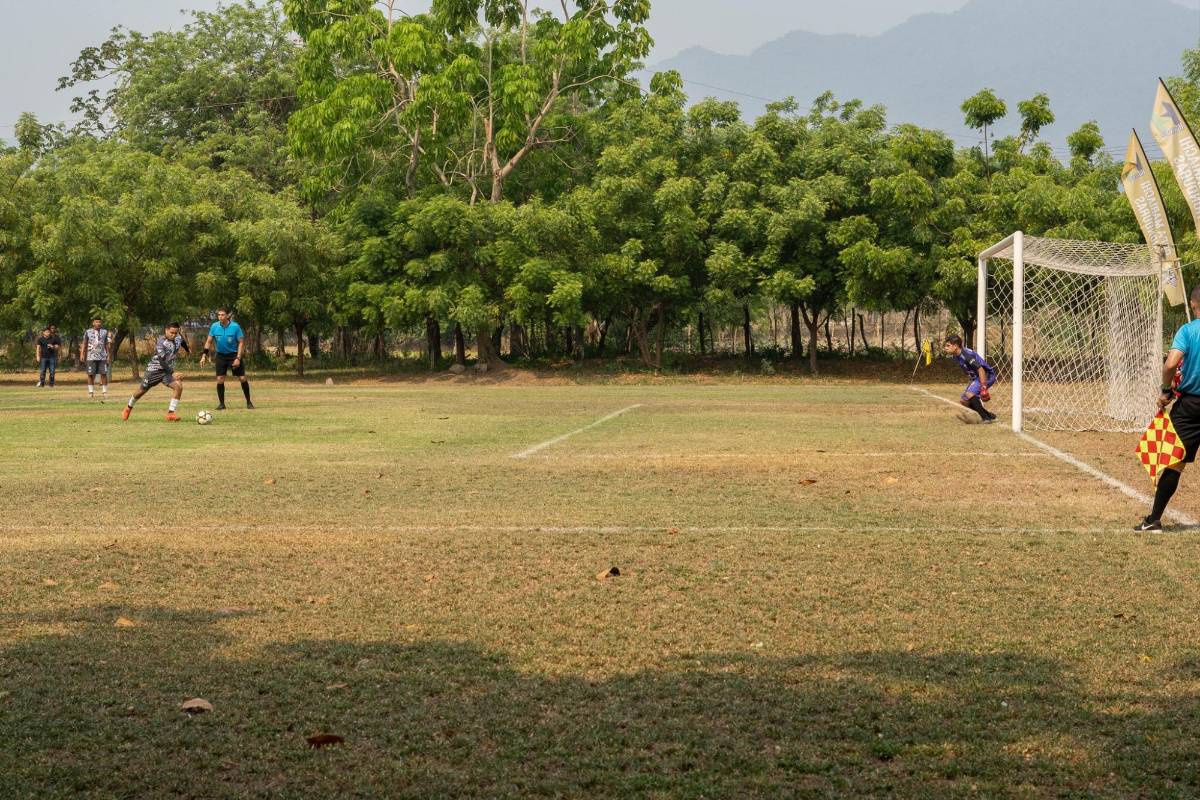 Gran fiesta y buen fútbol en la Copa Mariachi en San Pedro Sula: Rambo de León aparece y también jugadores de la Liga Nacional