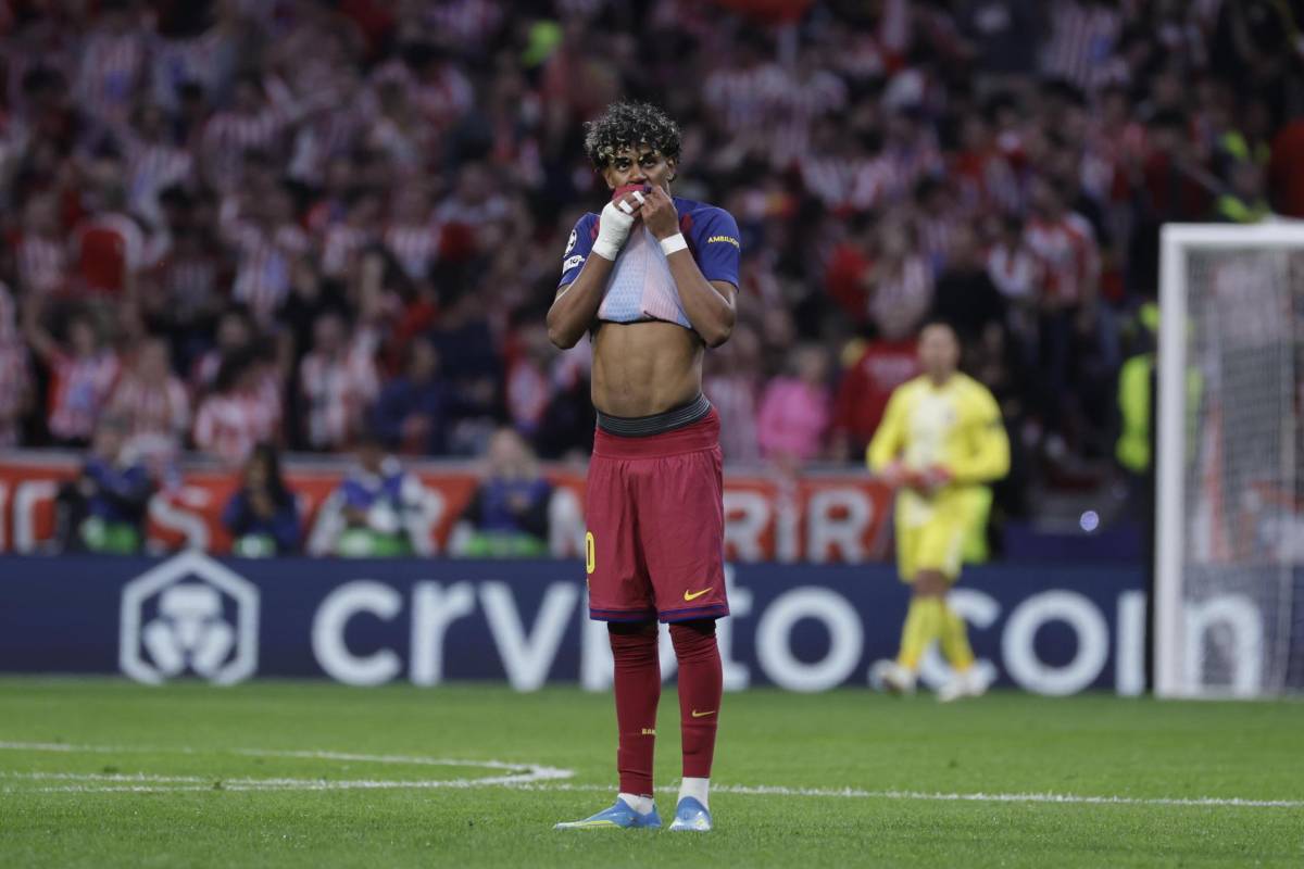 Barrida en Barcelona y el que Flick no quiere ni ver tras el fracaso en Champions League: 8 se van y los fichajes