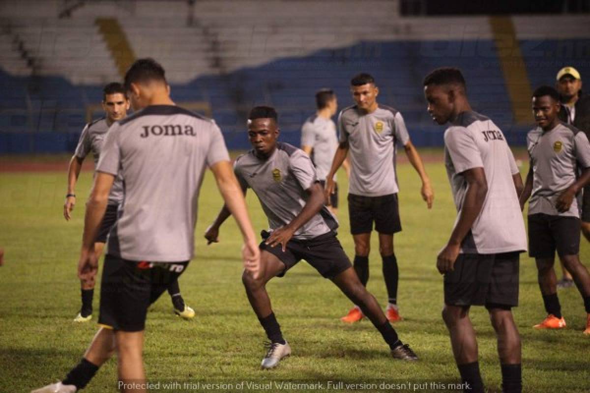 FOTOS: Real España prepara el choque contra Olimpia bajo la luna llena