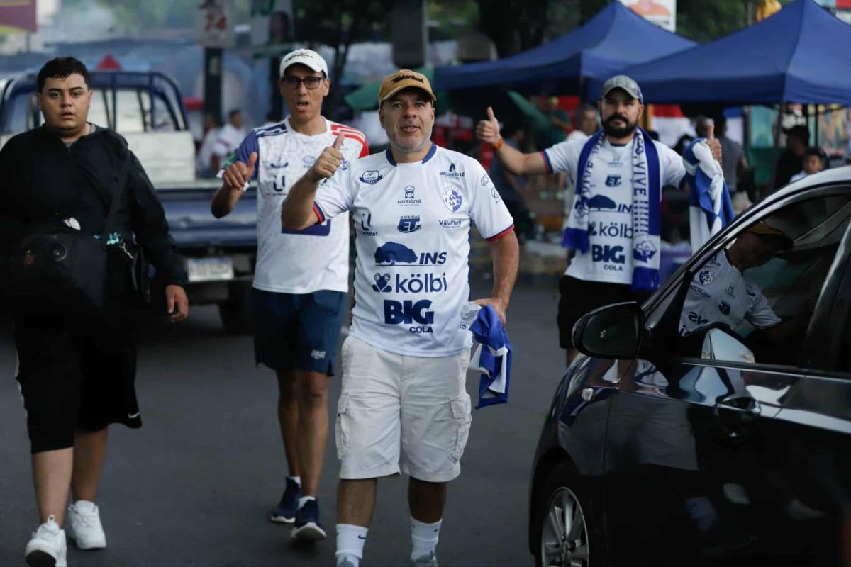 La bella barbie en el Nacional, el show de la Ultra Fiel y se burlan del Motagua en la previa del Olimpia-Cartaginés