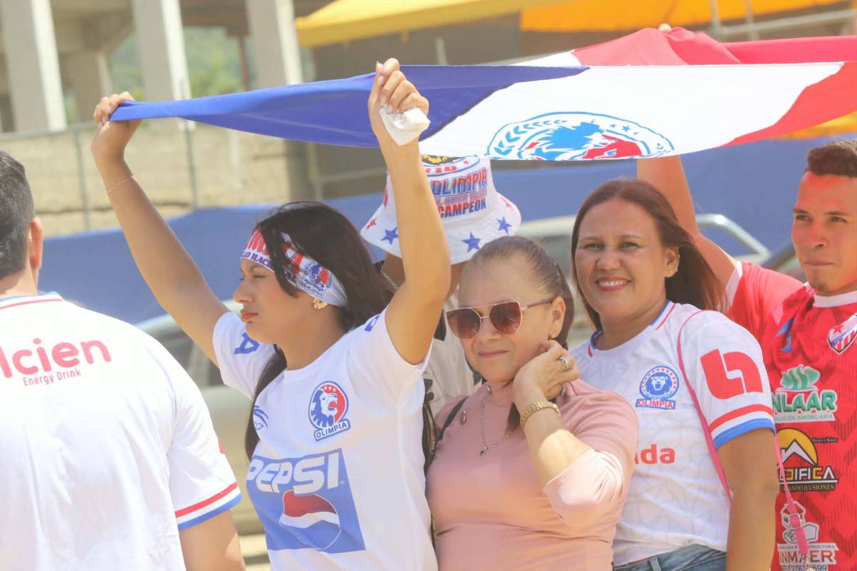 ¿Quién era la chica de ocre? Locura por Olimpia en Danlí y derroche de bellezas