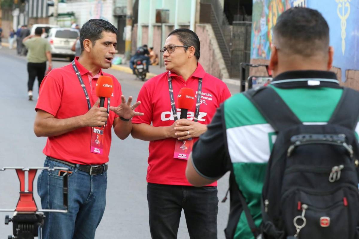 Ambientazo para el Motagua-Alajuelense y las muñecotas en el Estadio Nacional