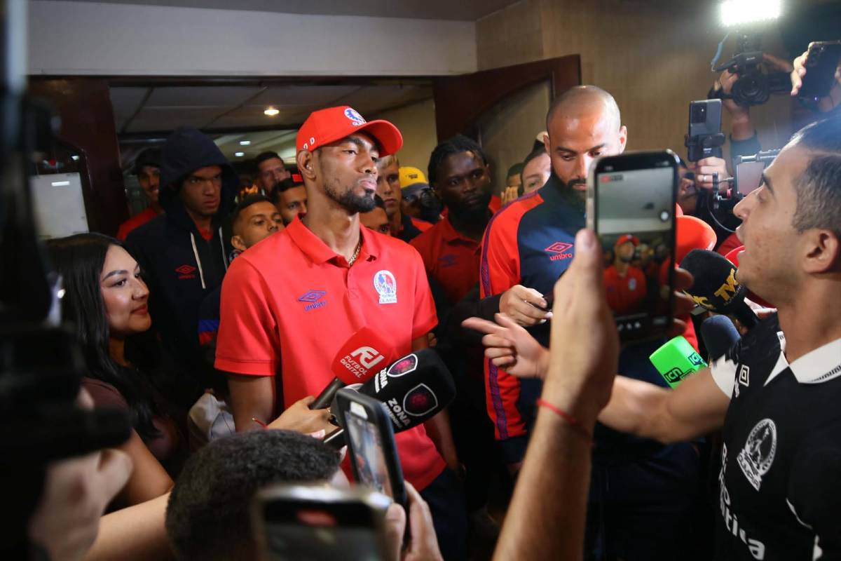 ¡Épico banderazo! Afición del Olimpia pide la 40 antes de la gran final contra Marathón