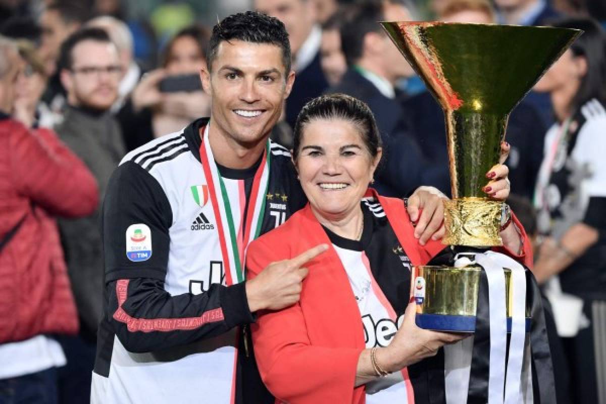 La celebración de la Juventus: Cristiano se roba el show y su novia los suspiros