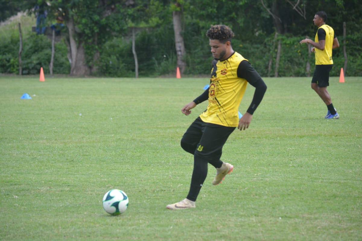 Los futbolistas claves del Génesis que construyeron el ascenso y tienen un puesto garantizado en primera división ¿Y cuántos fichajes han llegado?