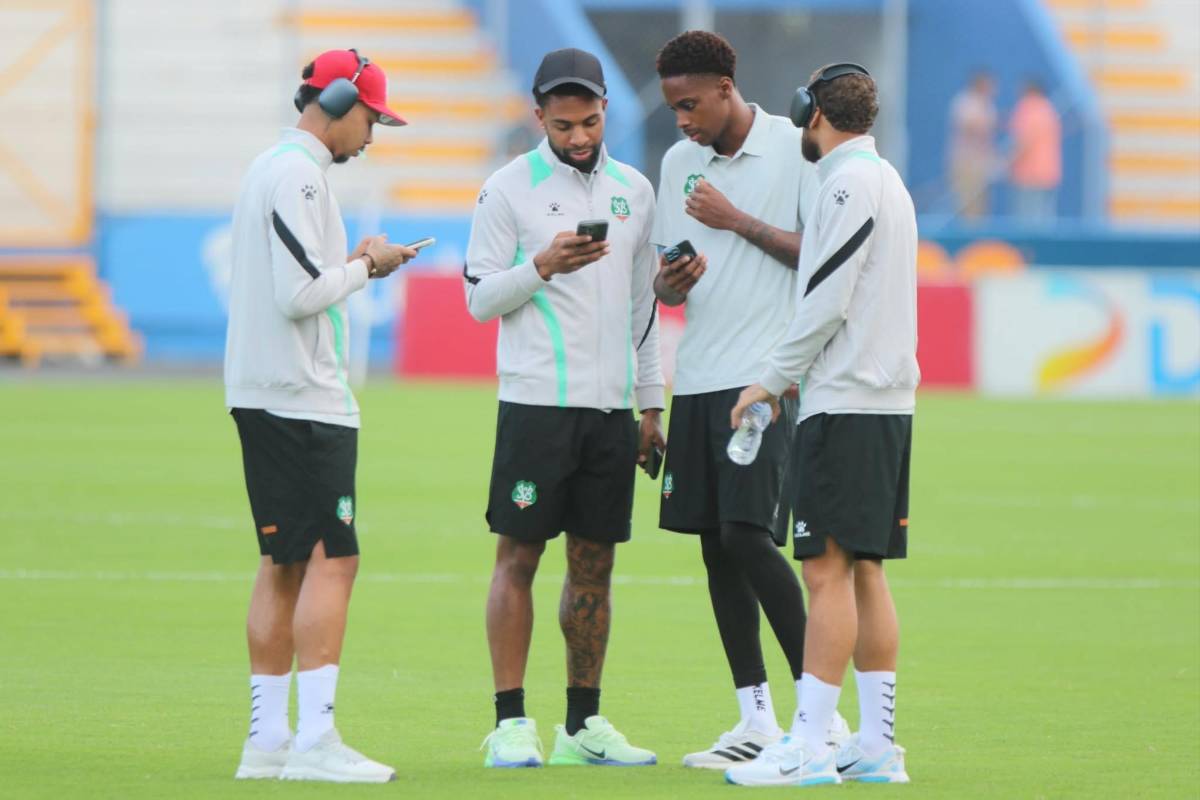 El club que vino a ver a Keyrol,  incómodo beso a Kervin y la de verde se robó las miradas