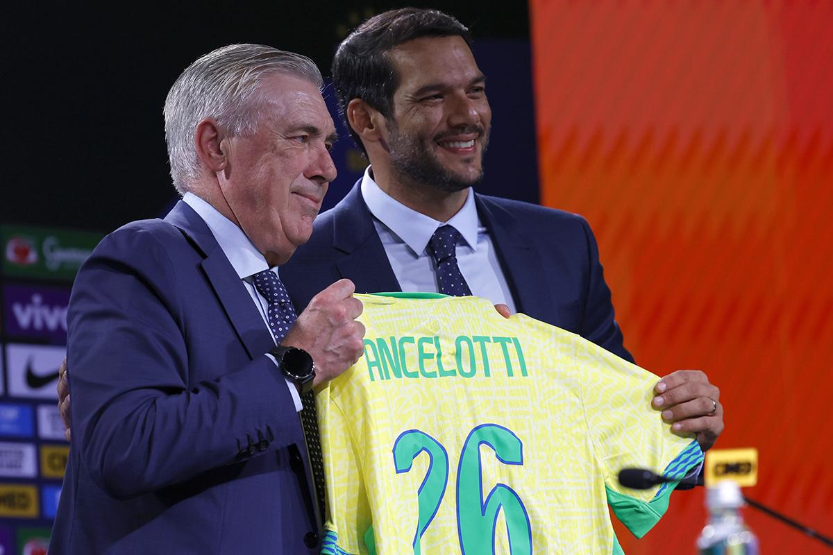 Carlo Ancelotti fue presentado como nuevo seleccionador de Brasil.