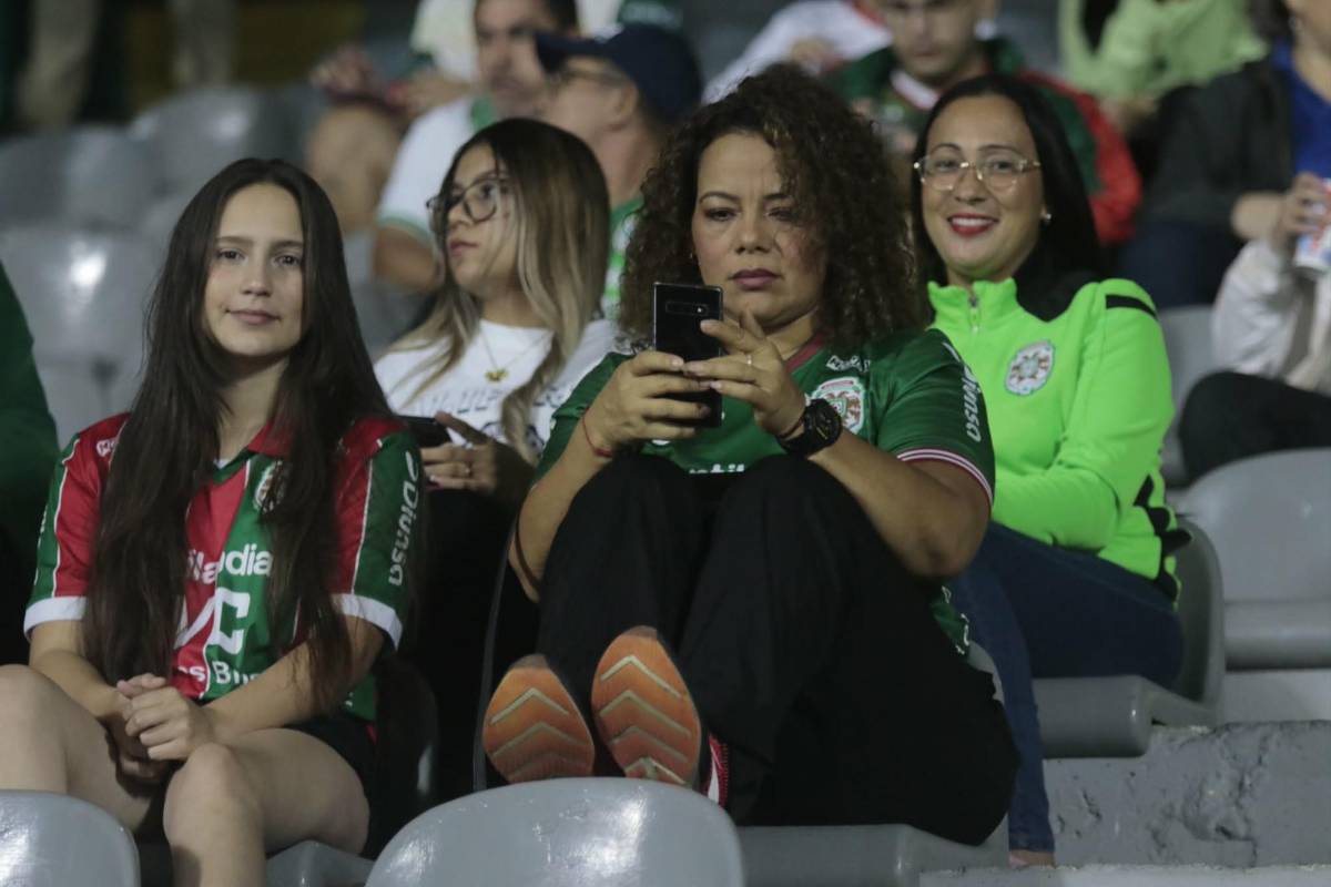 Ovación a Messiniti, Chelito fiel a Dios y hermanitos verdolagas en el juego Marathón vs Juticalpa FC