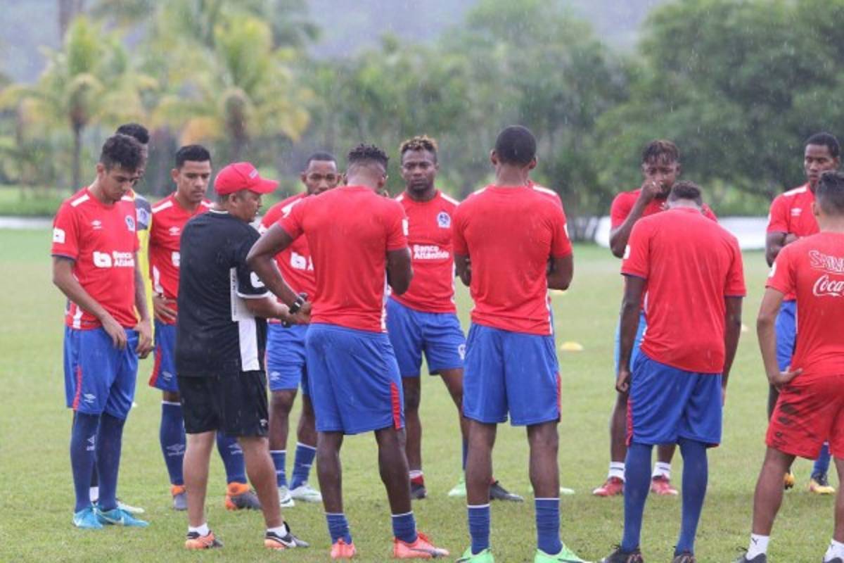 MERCADO DE HONDURAS: Dos de Olimpia pueden irse, Motagua da noticias y Platense se arma