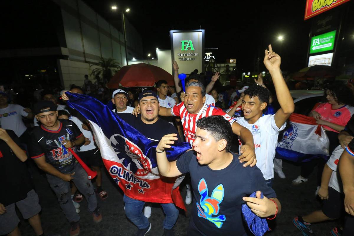 ¡Fiesta por la 39! Aficionados del Olimpia celebran por toda Honduras el título del torneo Clausura