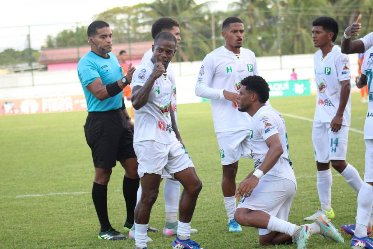 Las dos polémicas del FVS en Puerto Cortés, la 'selfie' del triunfo de Motagua y así de desolado lucía el estadio Nacional