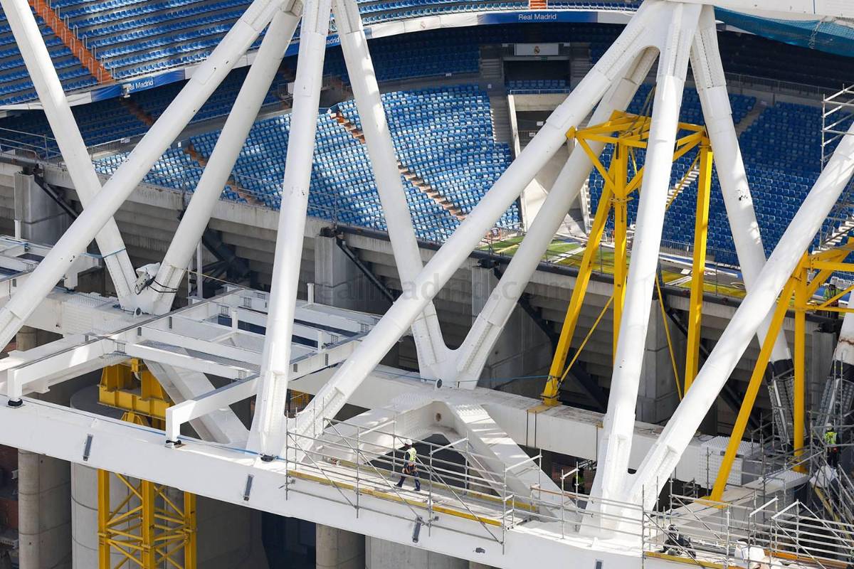 Las nuevas imágenes de las obras del Bernabéu y el impactante invernadero subterráneo para guardar el césped