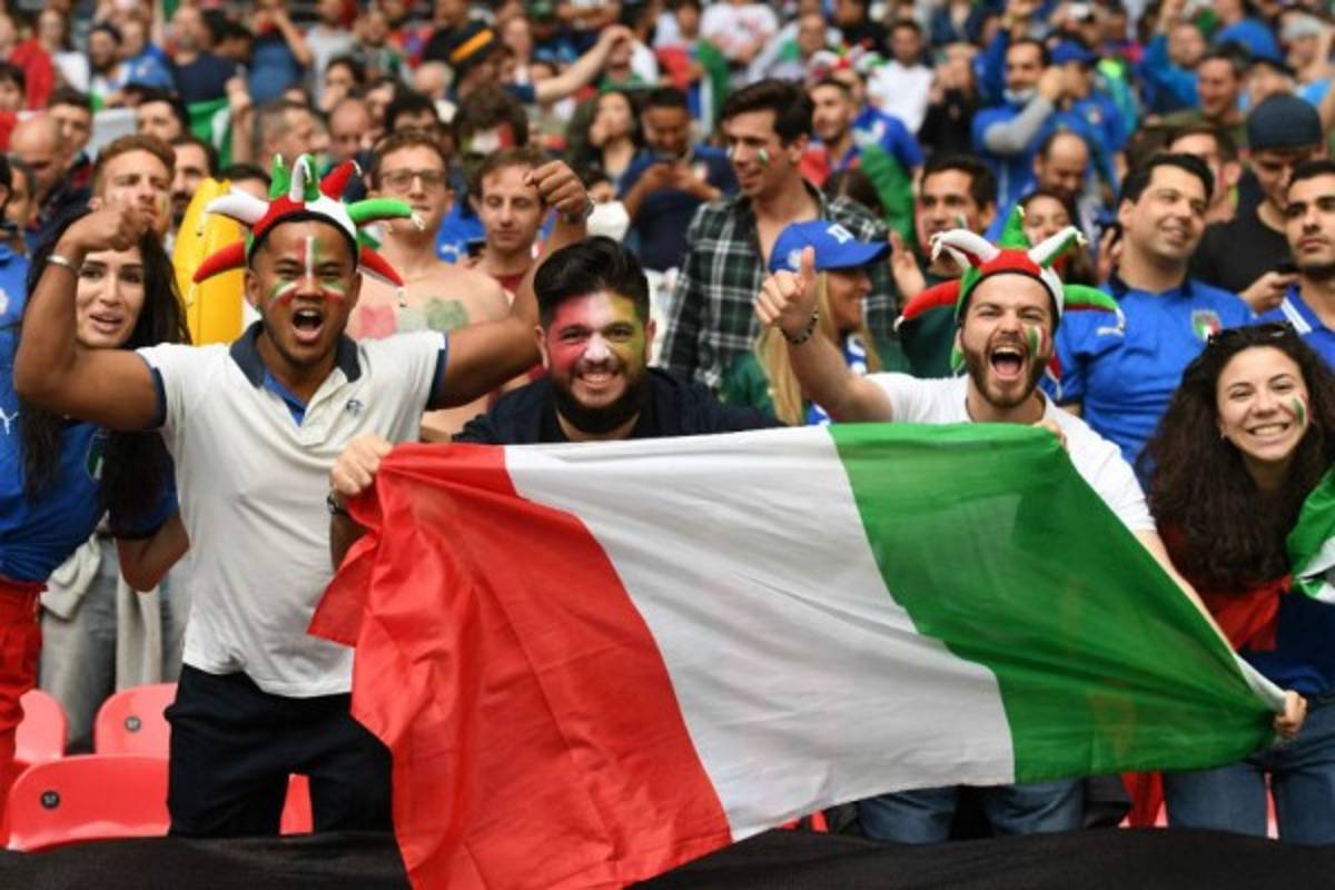 Locura total en Wembley: Bellas inglesas, un crack en medio de los hinchas y actos vandálicos