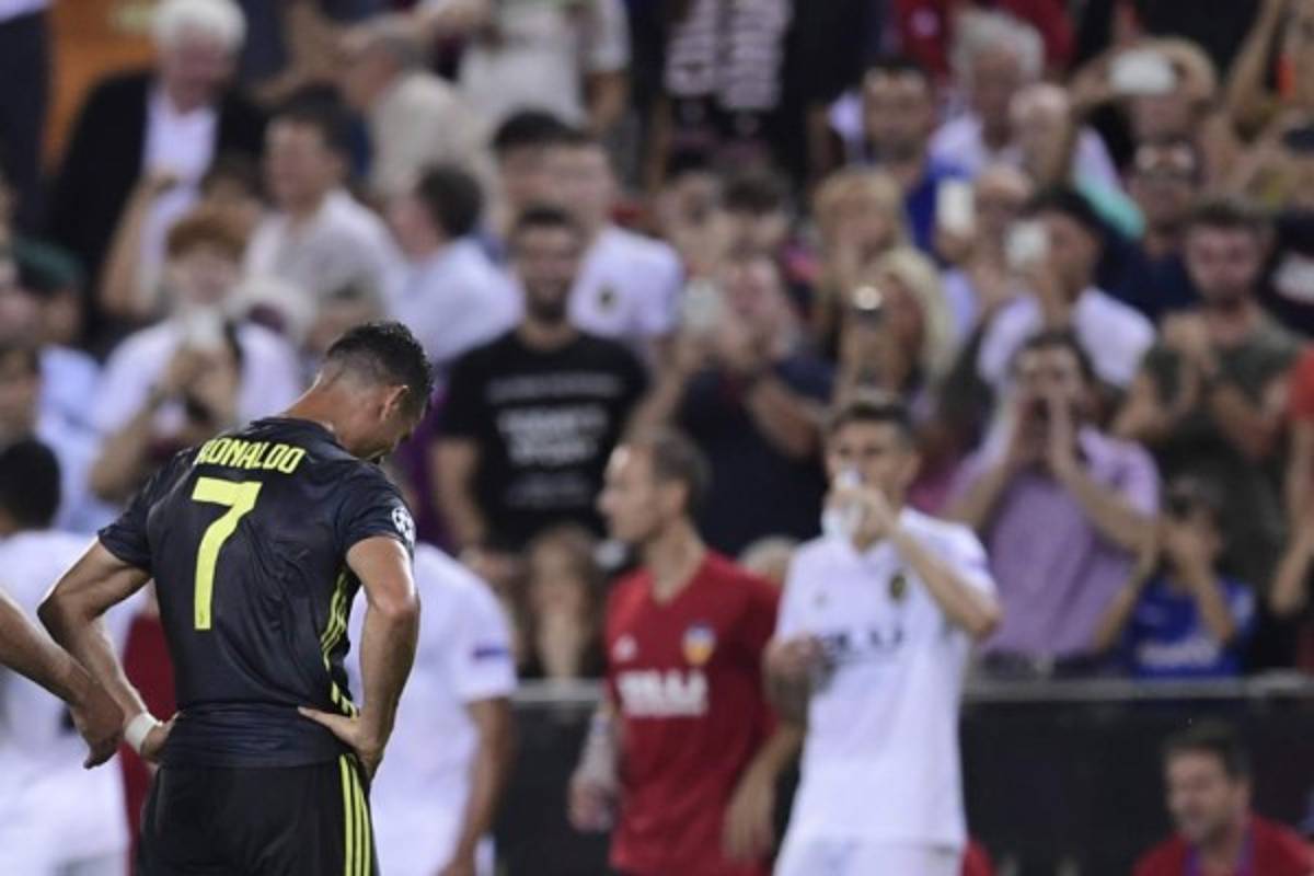FOTOS: Cristiano Ronaldo se marcha del campo expulsado y llorando