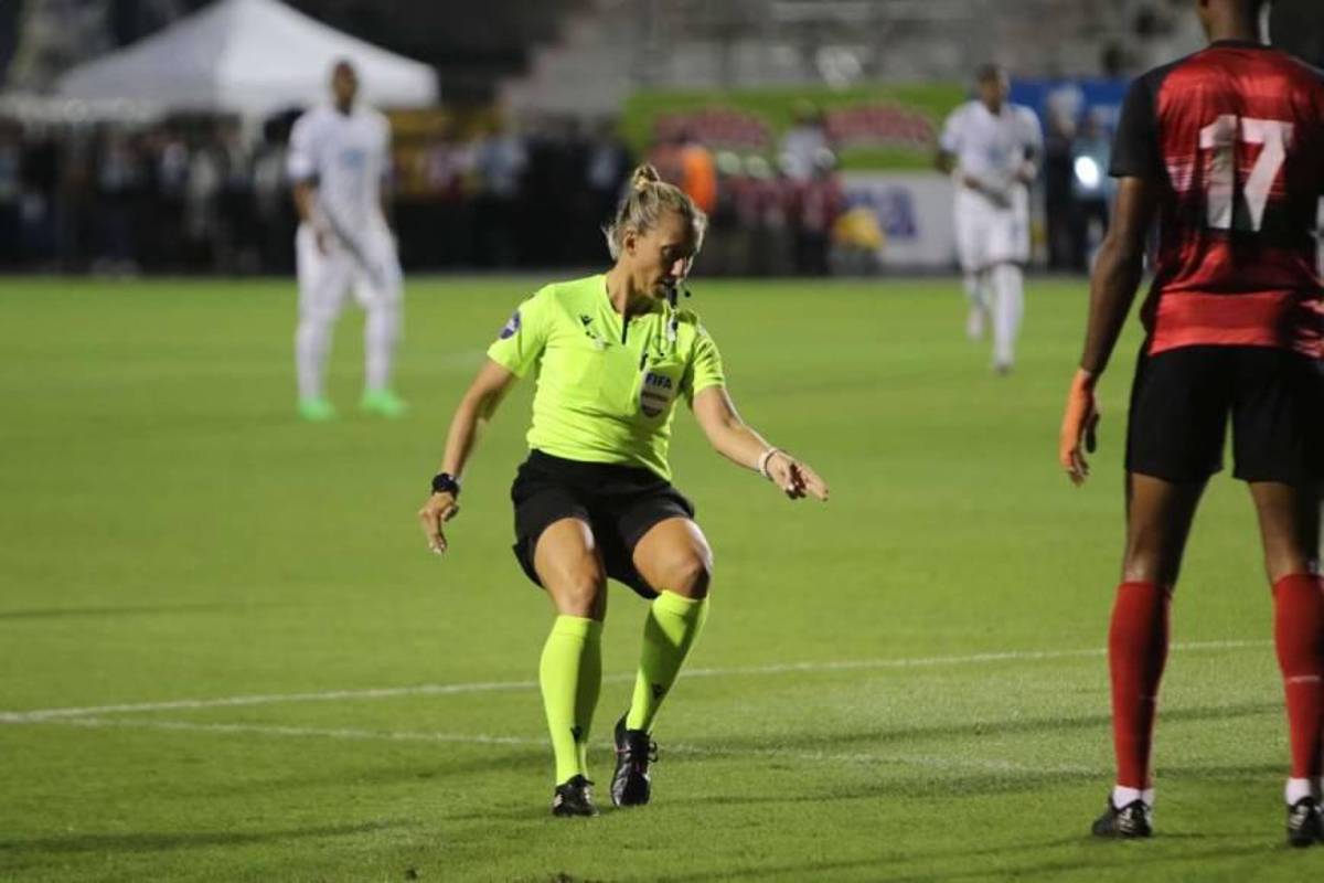 El motivo de la bronca de Palma, esposa de Emilio deslumbra y apoyaron a Honduras a pesar de la crisis de Olimpia