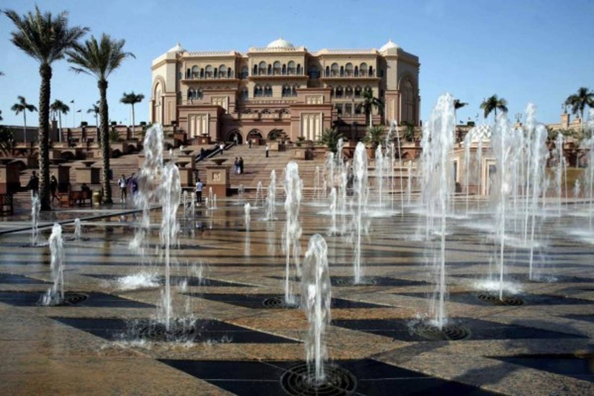 Estadio de última 'generación' y un hotel de lujo rodean al Real Madrid en Abu Dhabi