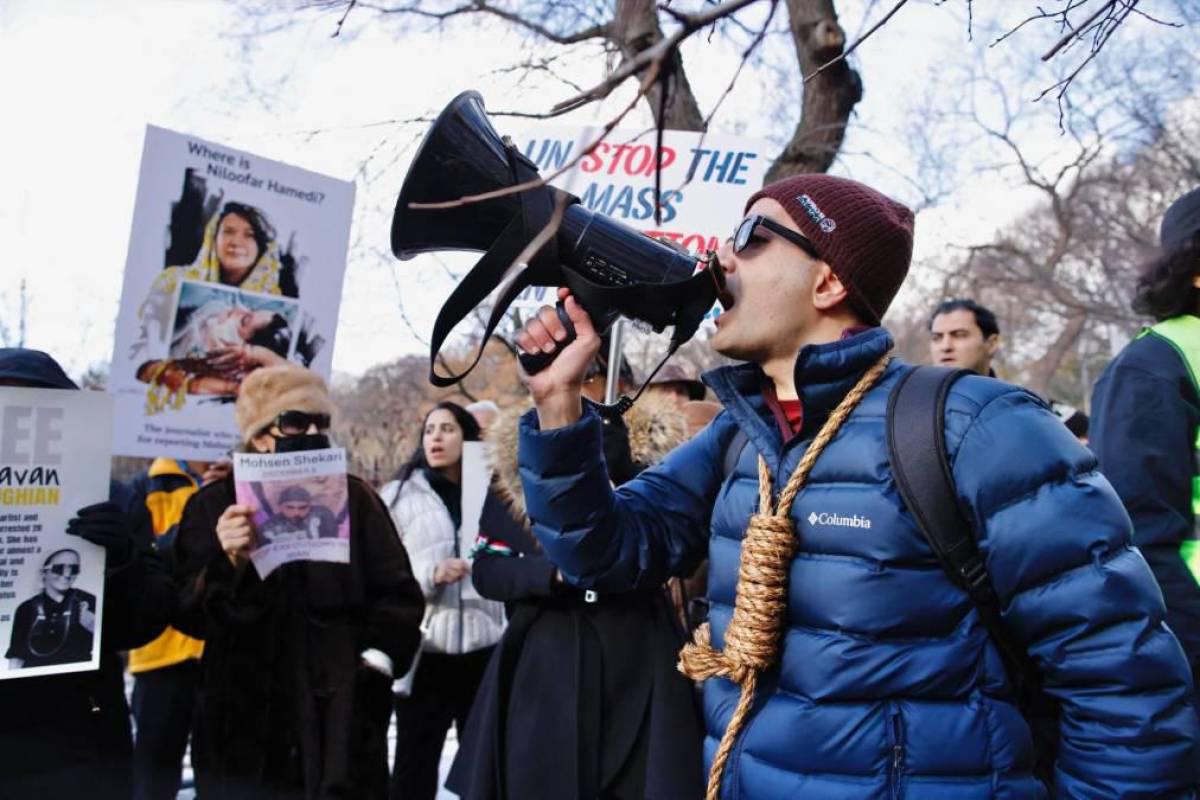 Irán condenó a otras tres personas a muerte y lo que ocurrió con el futbolista Amir Nasr-Azadani