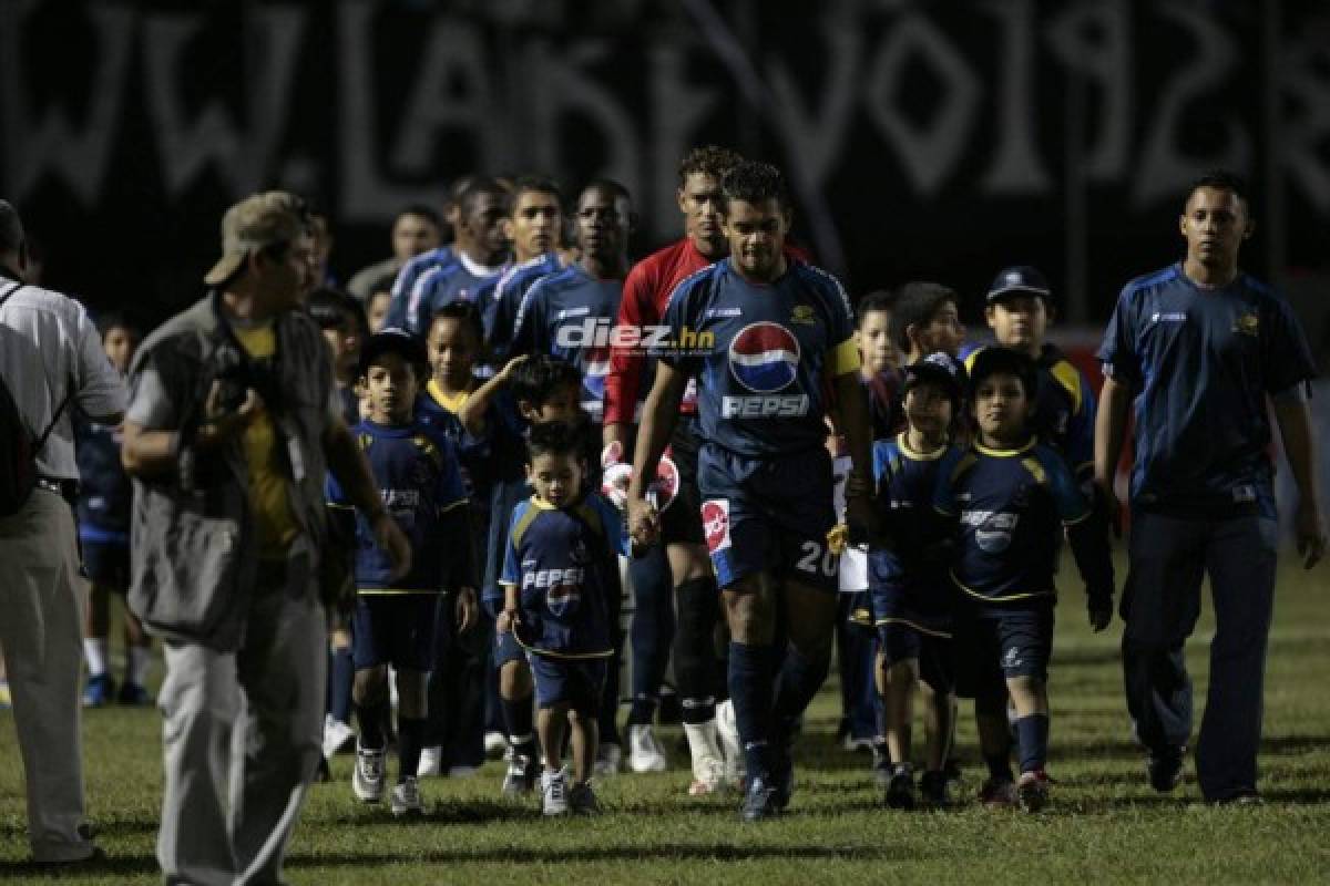 Las fotos que no habías visto de la final que le ganó Motagua a Saprissa en el Nacional