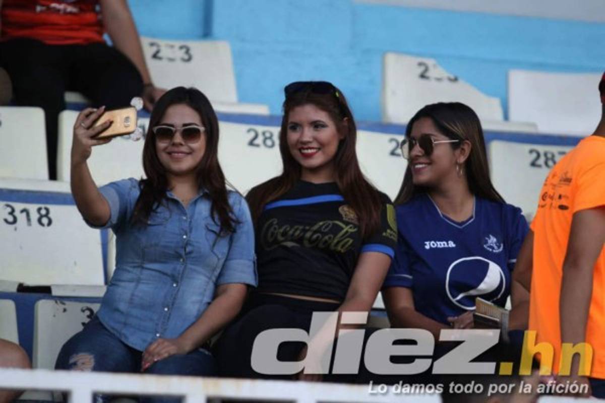 ¡Sensuales! El lado infartante del clásico Motagua-Olimpia en el estadio Nacional