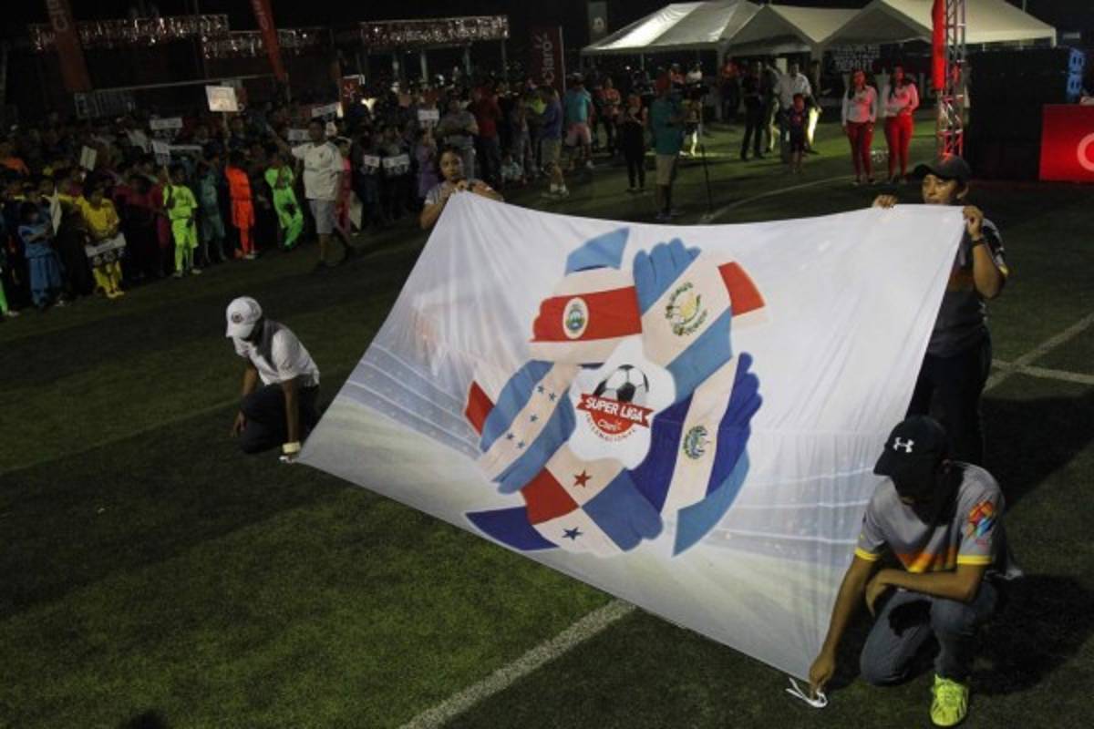 Ambientazo y mucha belleza: Claro inaugura uno de los torneos más esperados en Honduras