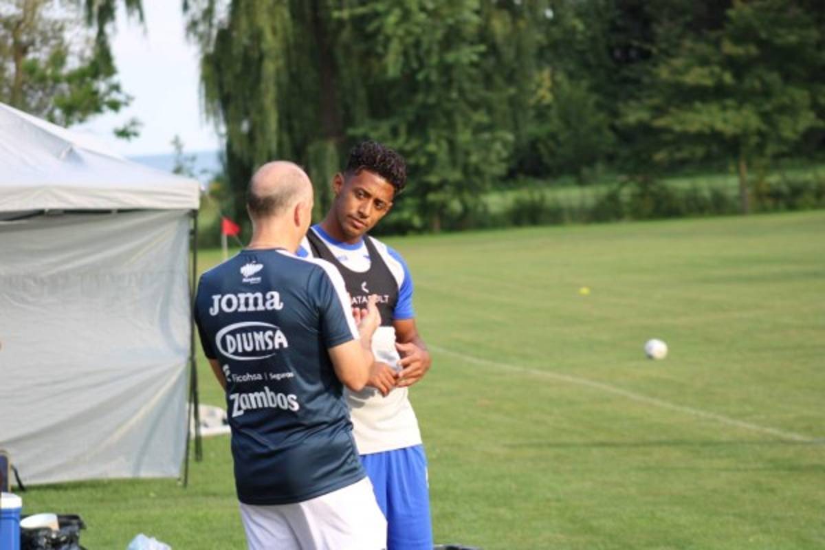 El líder de la oración y el detallazo en el 'look' de Rivas: Honduras entrenó en el gimnasio dos días antes de enfrentarse a Canadá