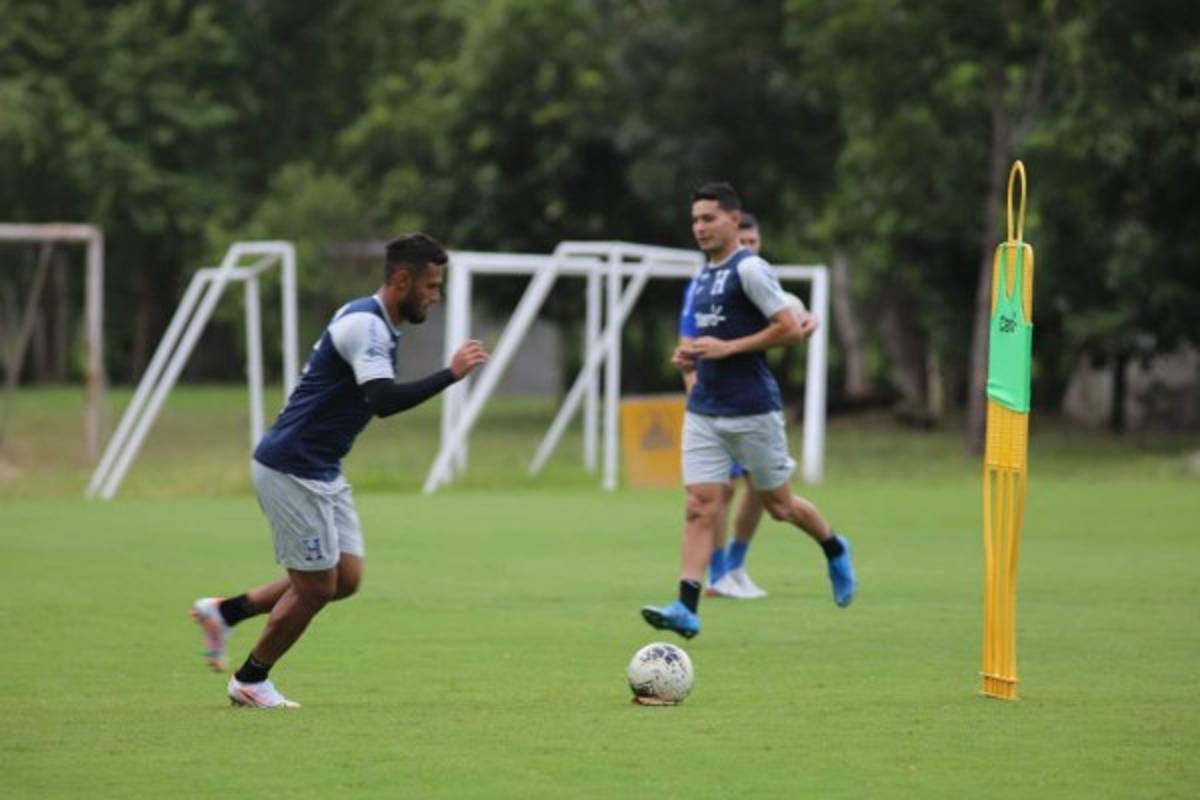 Así fue el tercer día de entreno de la 'H': la 'mesa de billar' que le cautiva a Coito y los que faltan en integrarse