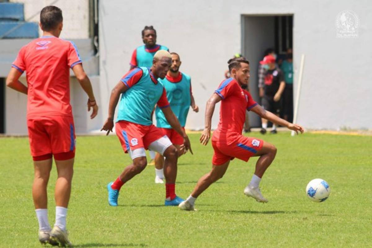 Olimpia se olvida de la polémica con América y se van a la playa; ahora se enfocan en el tricampeonato