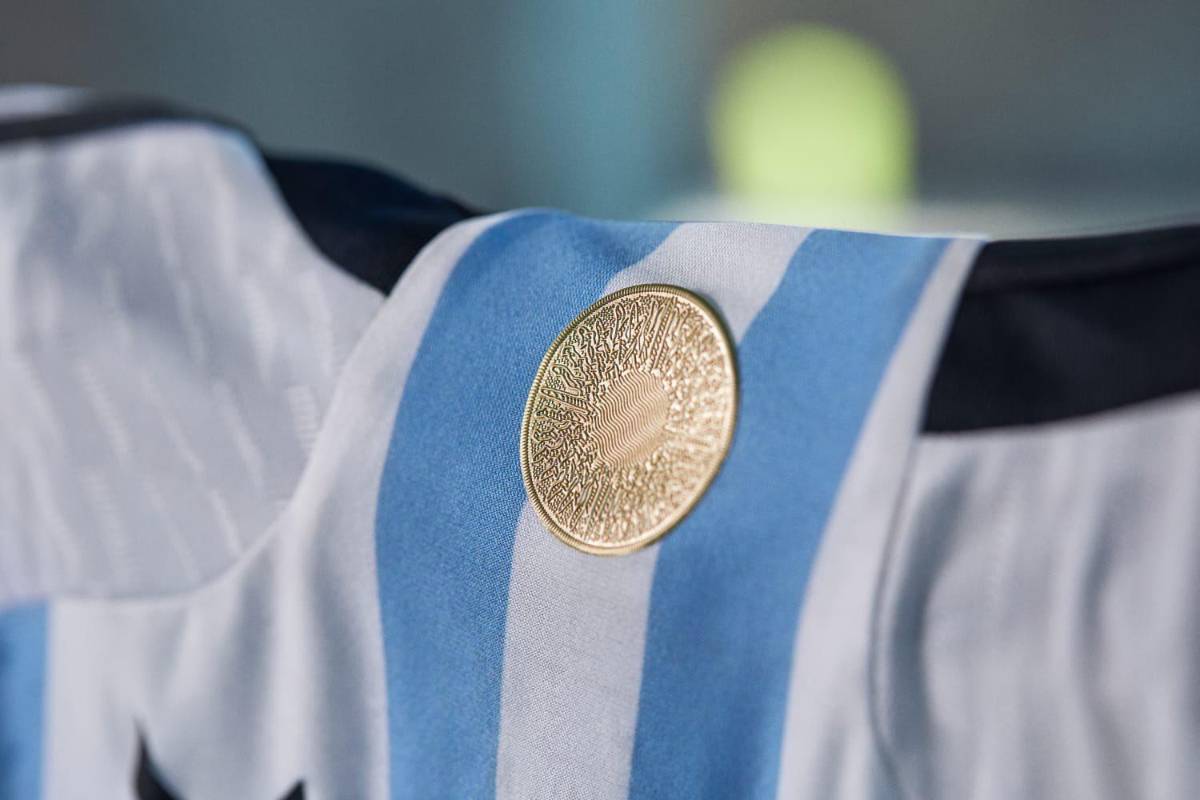 Así es la nueva camisa de Argentina para el Mundial de Qatar 2022: Símbolos patrios y el secreto para evitar el calor