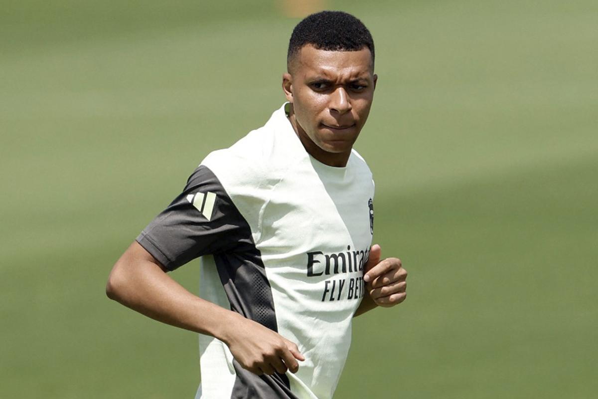 Mbappé ya no lo soporta: pide la salida de jugador del Madrid y el motivo
