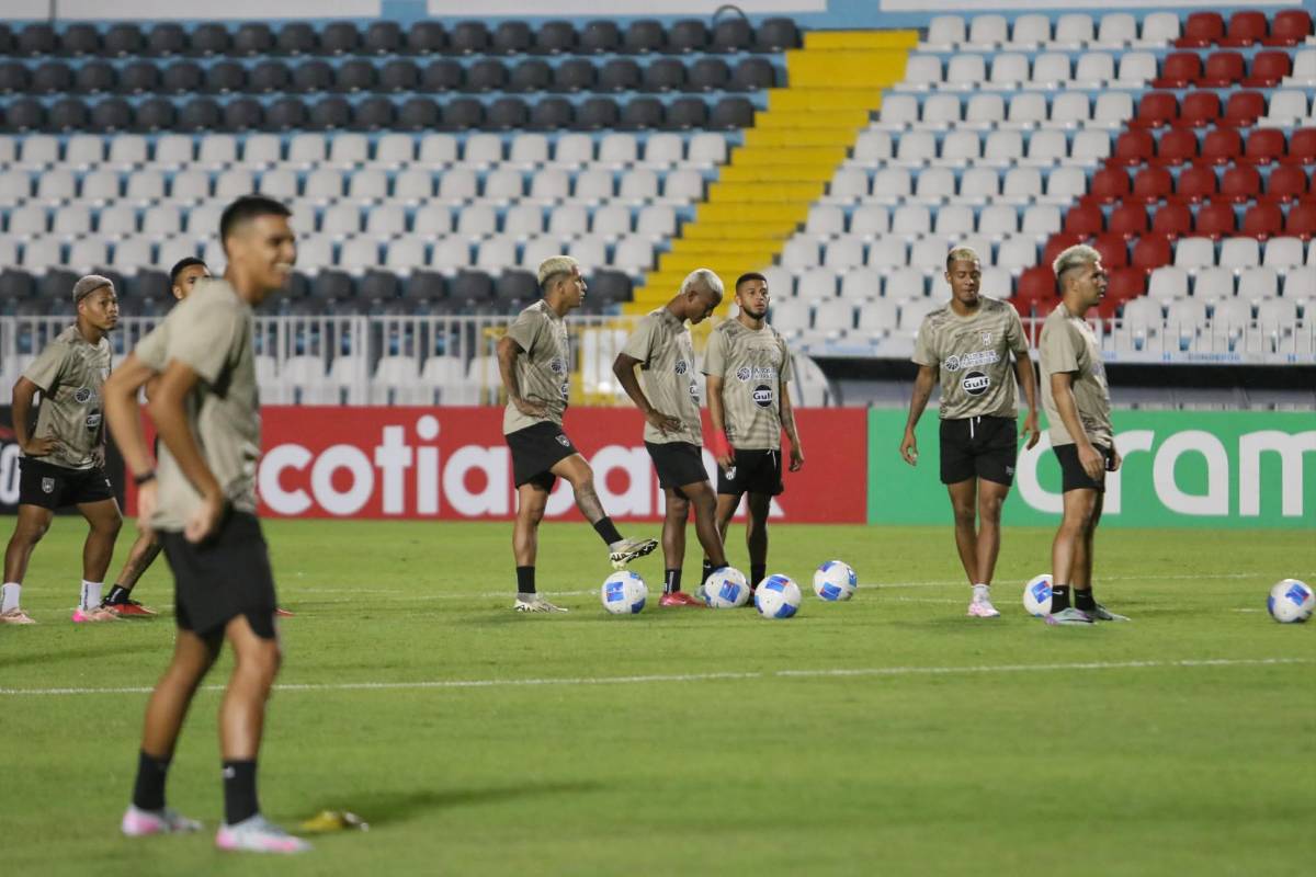 Los panameños se apoderan del estadio Nacional Chelato Uclés y buscan dar la sorpresa ante el Motagua de Diego Vázquez