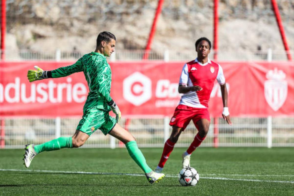 Deco cierra la primera incorporación para el Barcelona: regresa al club la próxima temporada