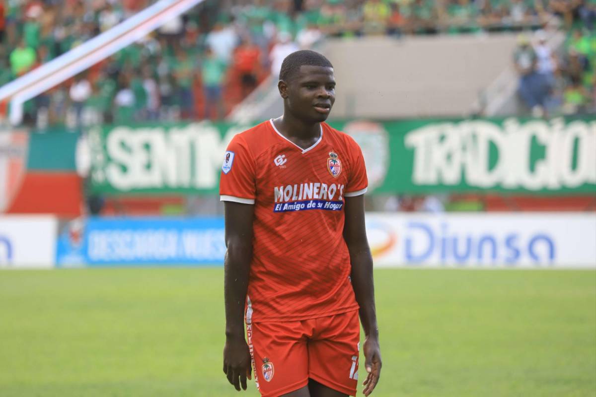 EL MERCADO: Motagua ficha un volante y presenta delantero, Olimpia tiene nuevo jugador y Real España quiere un atacante olimpista