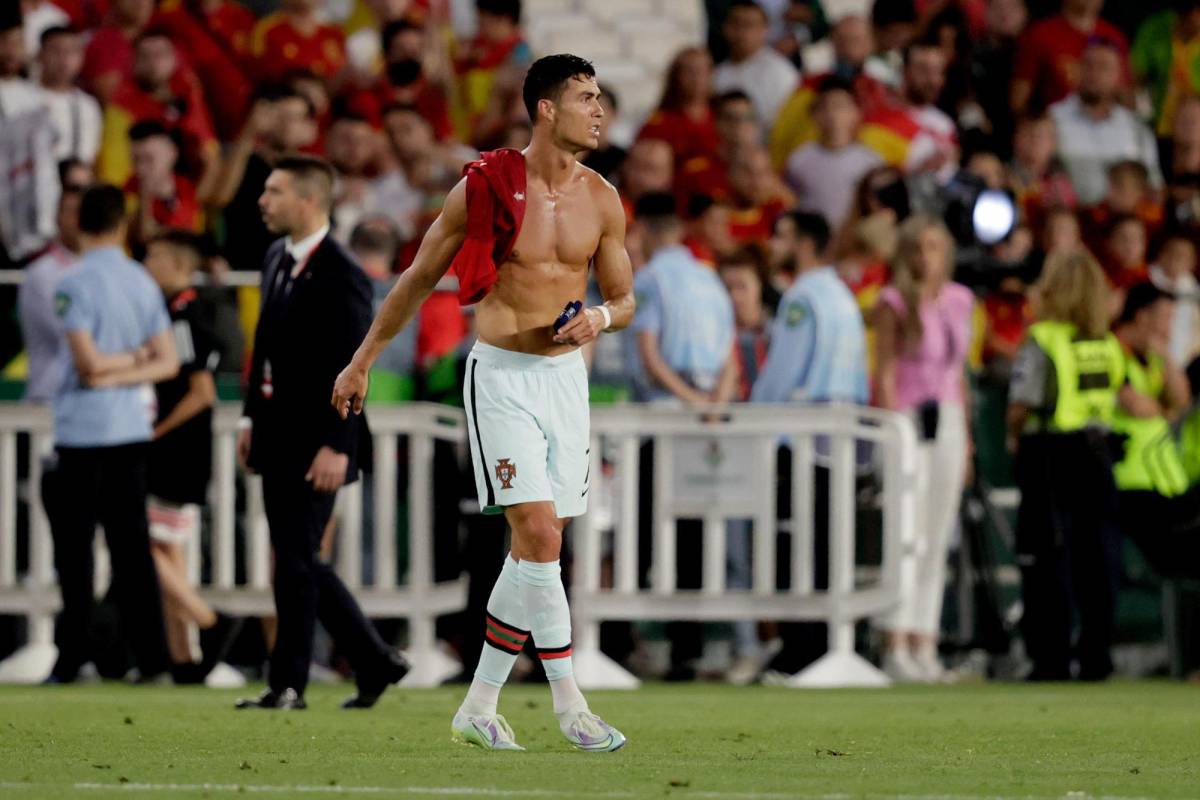 Cristiano Ronaldo en modo entrenador y su gesto con figura del Real Madrid en el España-Portugal de la Liga Naciones