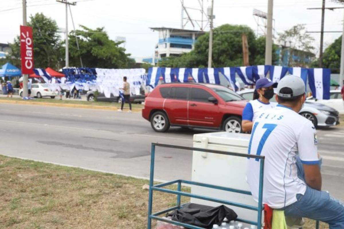 ¡Todo listo para ver a la H! La fiesta que se vive en el estadio Olímpico horas antes del Honduras- EUA