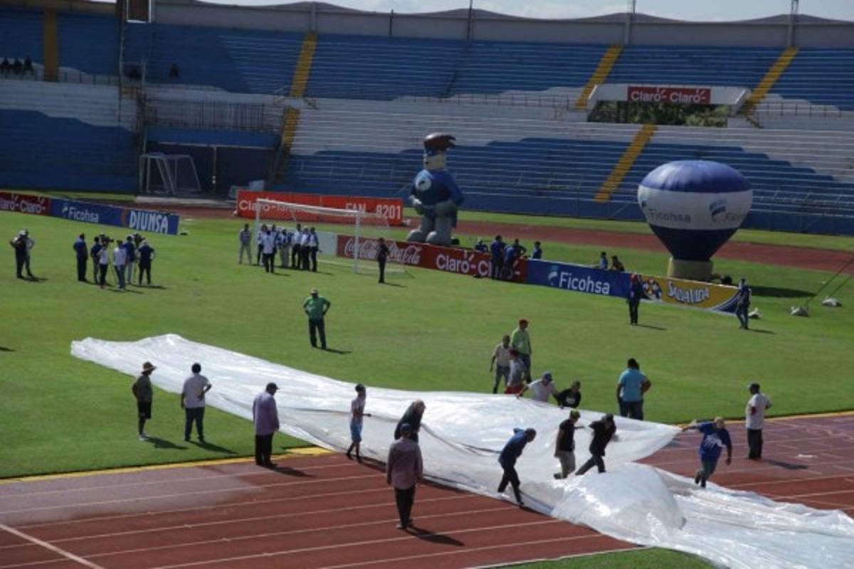 FOTOS: Así está el ambiente para el juego Honduras-Canadá en el estadio Olímpico