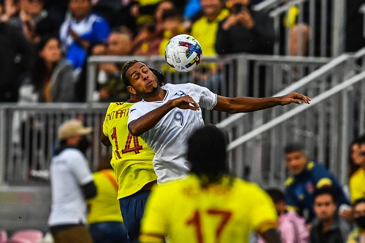 En fotos: El gesto entre Bolillo-Rueda, la celebración del crack colombiano y el dolor de cabeza de Maynor Figueroa