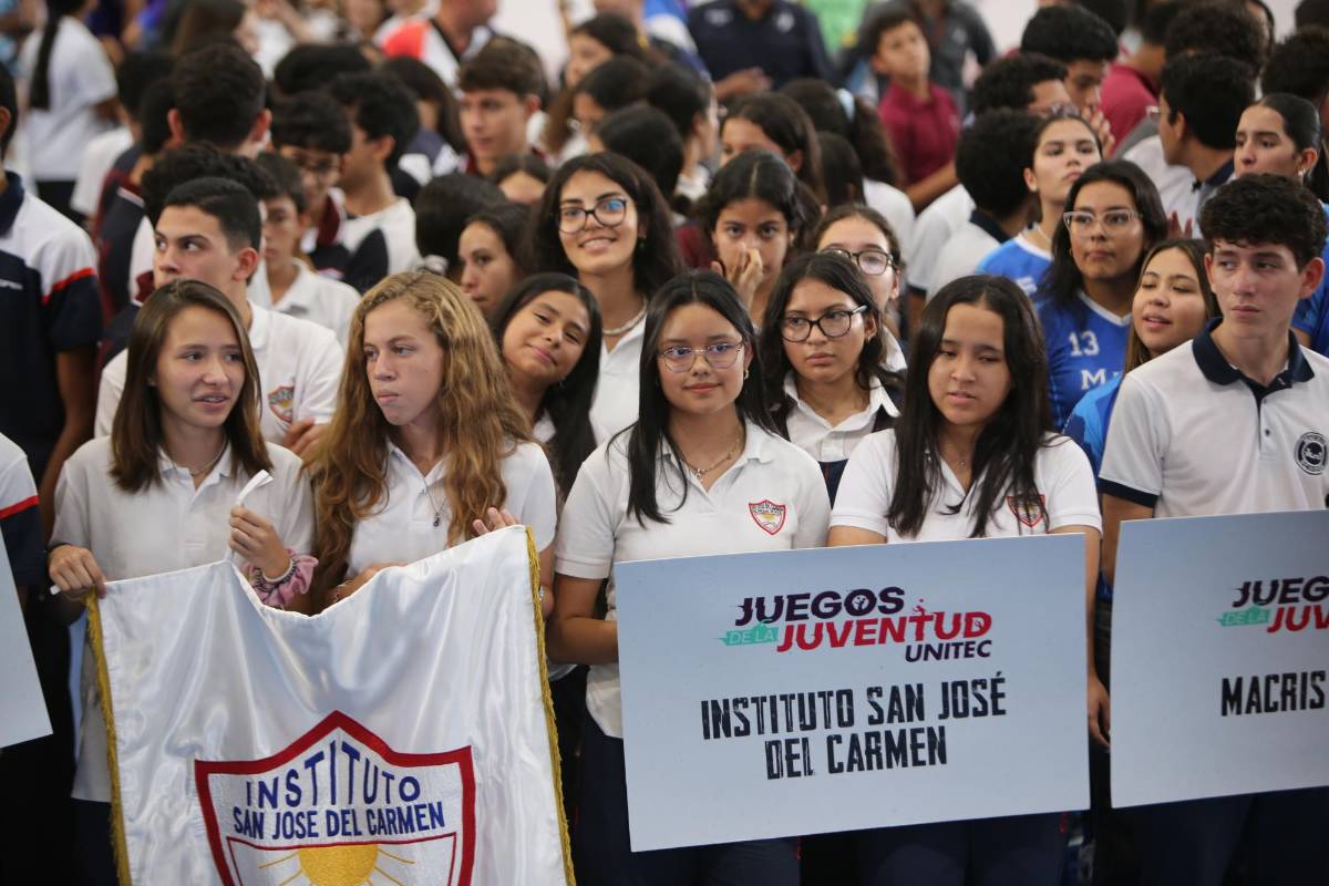 UNITEC vivió una gran fiesta con el lanzamiento de los Juegos de la Juventud; las cheerleading se roboron el show