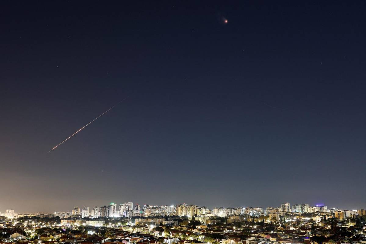 ¿Qué pasa con el hondureño Romell Quioto en Arabia Saudita con los bombardeos que reciben desde Irán?
