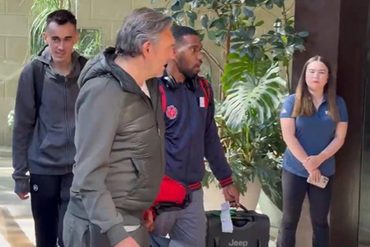 ¡Blindada y con escolta! La selección más humilde del repechaje llegó a México y sueña con el Mundial 2026