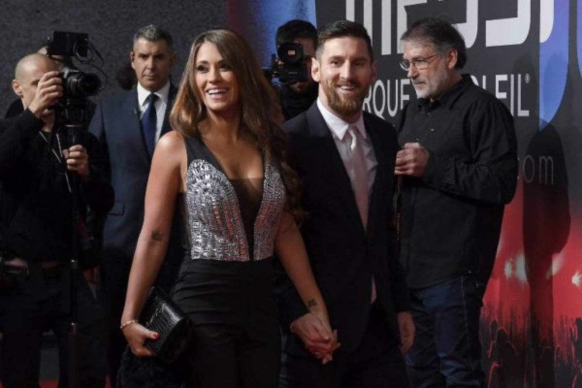 Fotos: Antonella Roccuzzo levanta suspiros en la gran noche de Messi