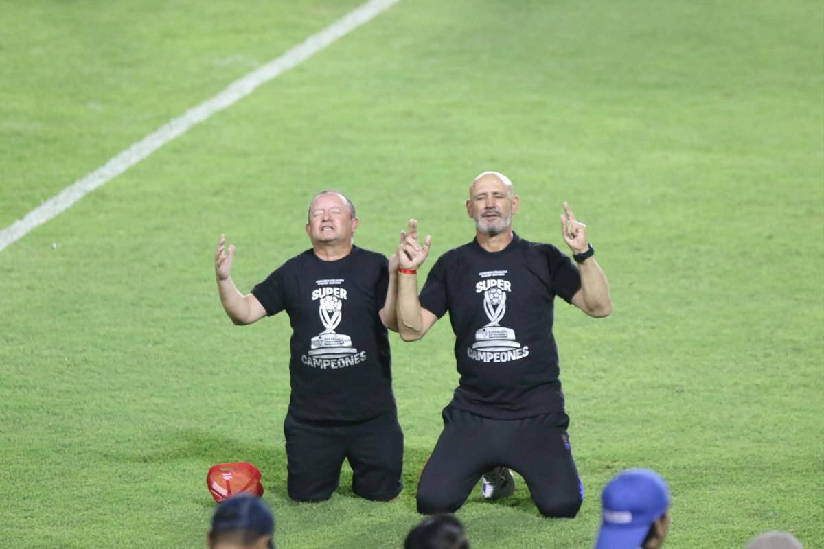Locura de Olimpia tras quedar campeón, Espinel sorprendió y fiestón de la Ultra Fiel